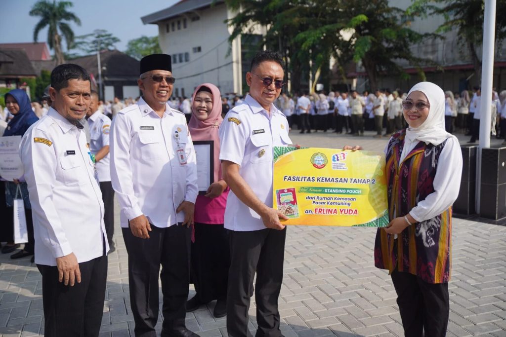 Pemkot Pontiianak Perkuat UMKM, 78 Usaha Terima Sertifikat Halal dan 11 Difasilitasi Kemasan
