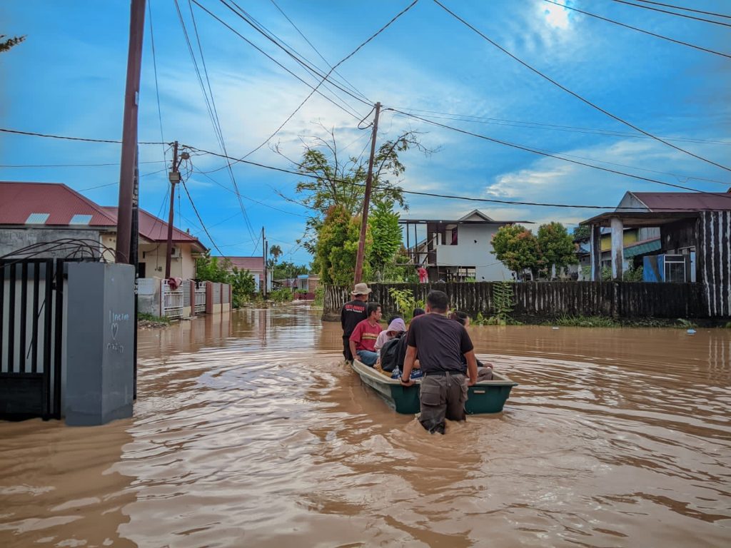 Hujan Lebat dan Sebaran Asap Ancam Padang, BPBD Minta Warga Tingkatkan Kesiapsiagaan