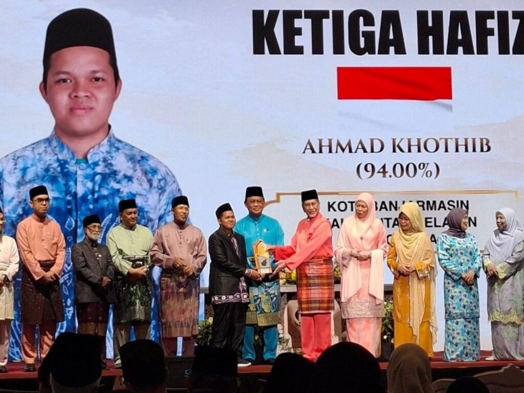 Ahmad Khotib Raih Peringkat Ketiga Lomba Hafalan Al-Qur’an se-Borneo di Malaysia