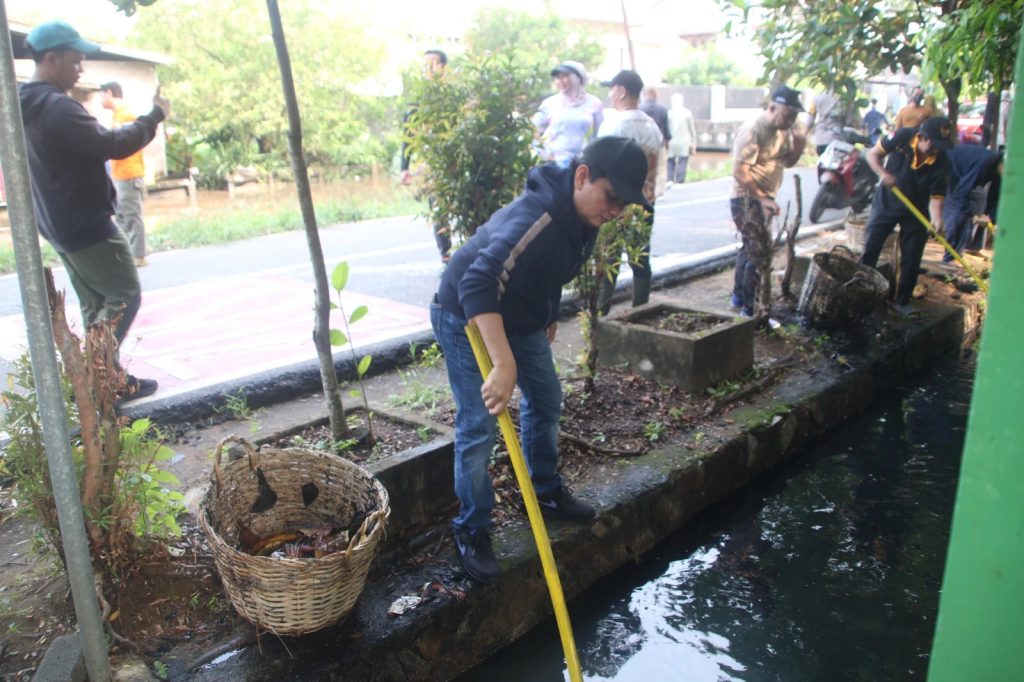 Wakil Wali Kota Pontianak Bahasan Ajak Warga Jaga Drainase agar tidak Tersumbat