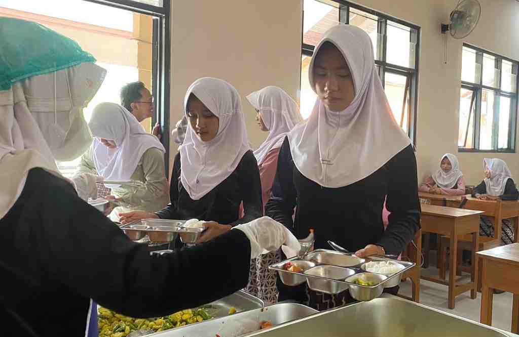 Batang Jadi Pilot Project MBG Prasmanan, Dengan Konsep Makan Sekolah di Jepang
