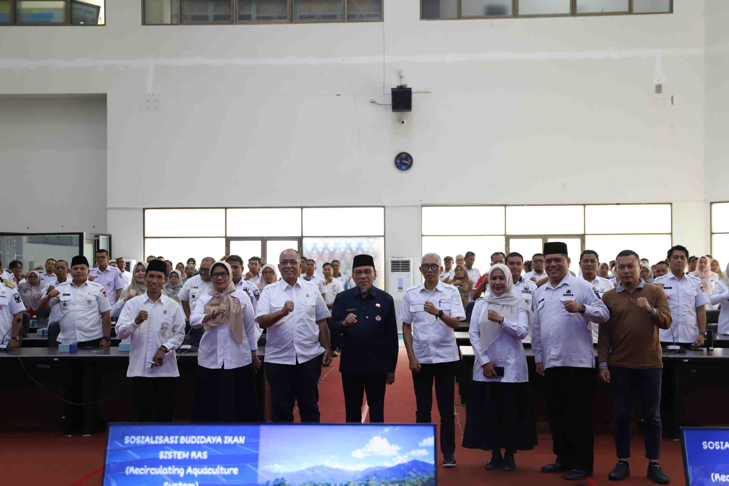 Padang Dorong Budidaya Ikan RAS dan Mina Padi untuk Ketahanan Pangan