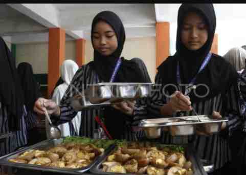 BGN Uji Coba Model Prasmanan, MBG Disajikan Lebih Hangat dan Segar di Sekolah