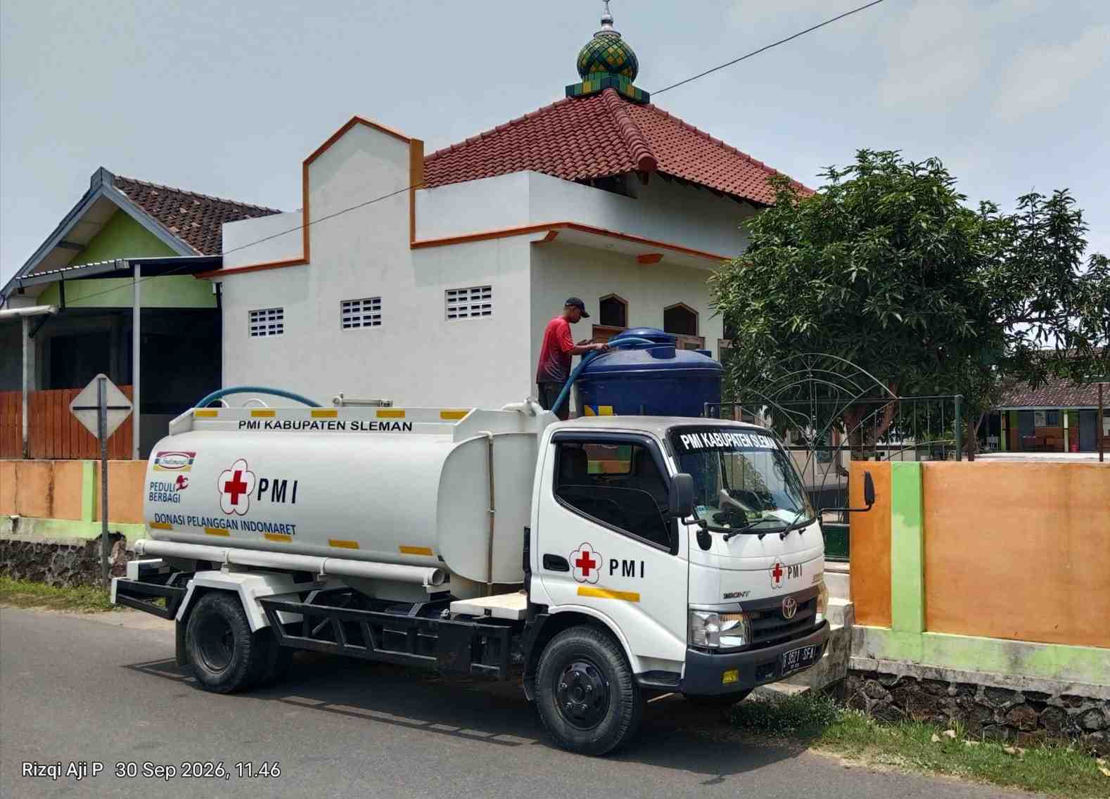 Distribusi Satu Pintu Bersama BPBD, PMI Sleman Tanggap Pasok Air Bersih ke Wilayah Terdampak Kekeringan