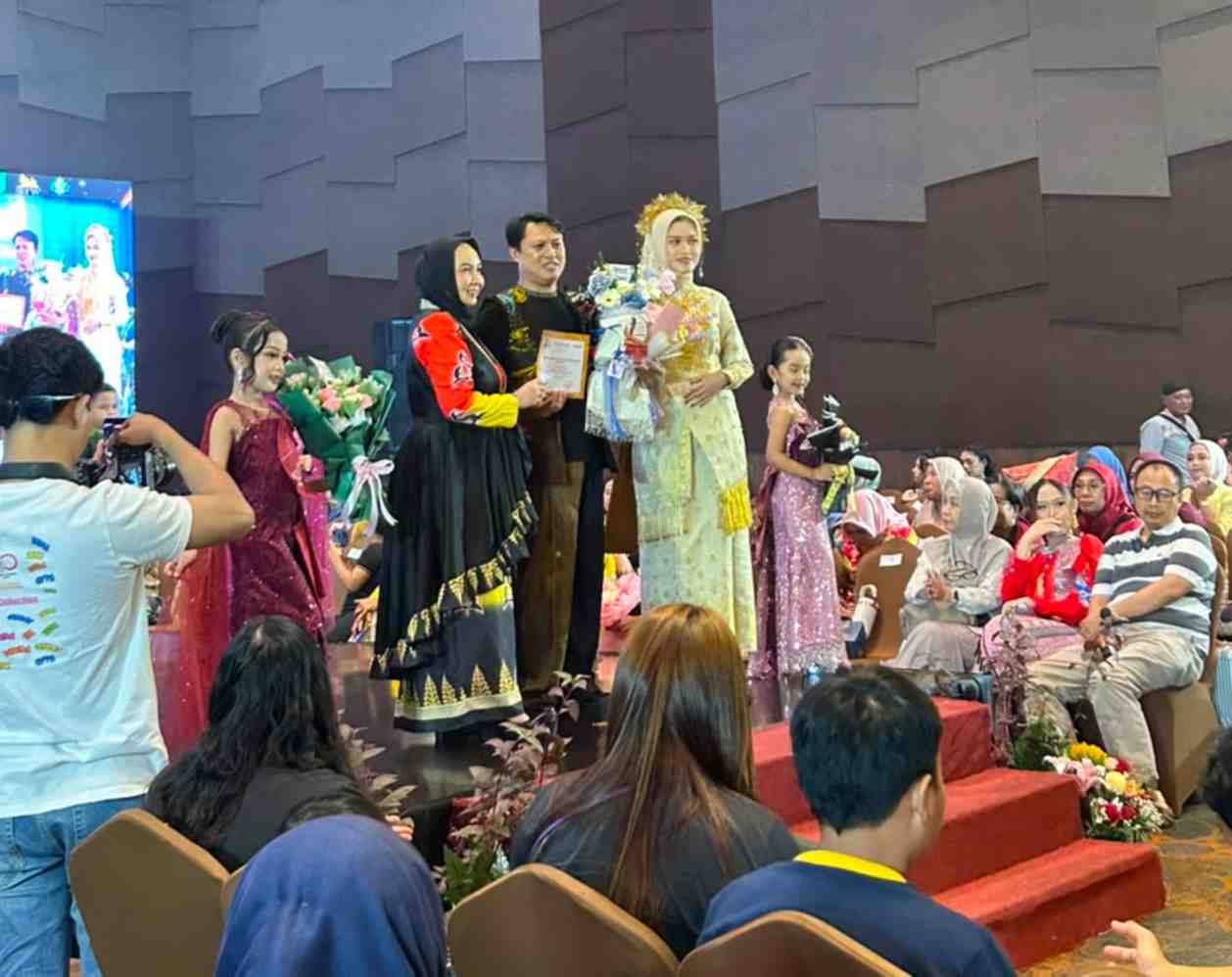 Batik Riau Menuju Dunia, IRFW 2026 Hadirkan Desainer Mancanegara