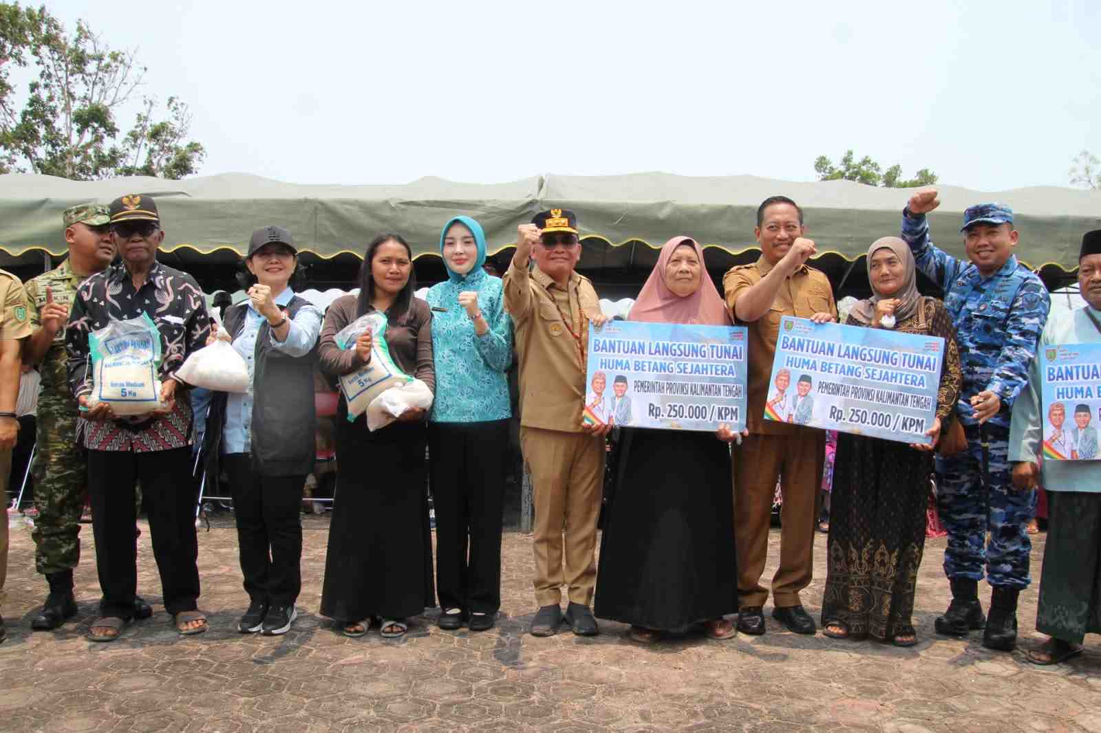 Pemprov Kalteng Salurkan Bantuan Pangan dan BLT KHBS ke Warga Terdampak Karhutla