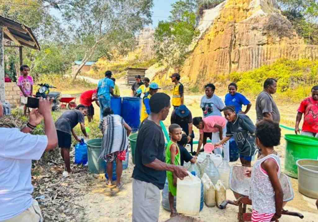 Kementerian PU Salurkan 136.000 Liter Air untuk Warga dan Penanganan Karhutla di Sorong