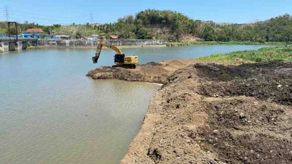 Kementerian PU Keruk Sedimen Bendung Kamijoro untuk Jaga Pasokan Air Irigasi